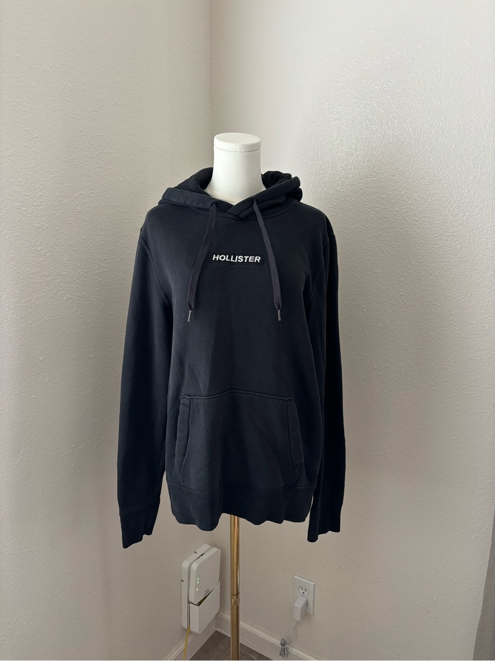 Hollister pullover hoodie jacket (M)